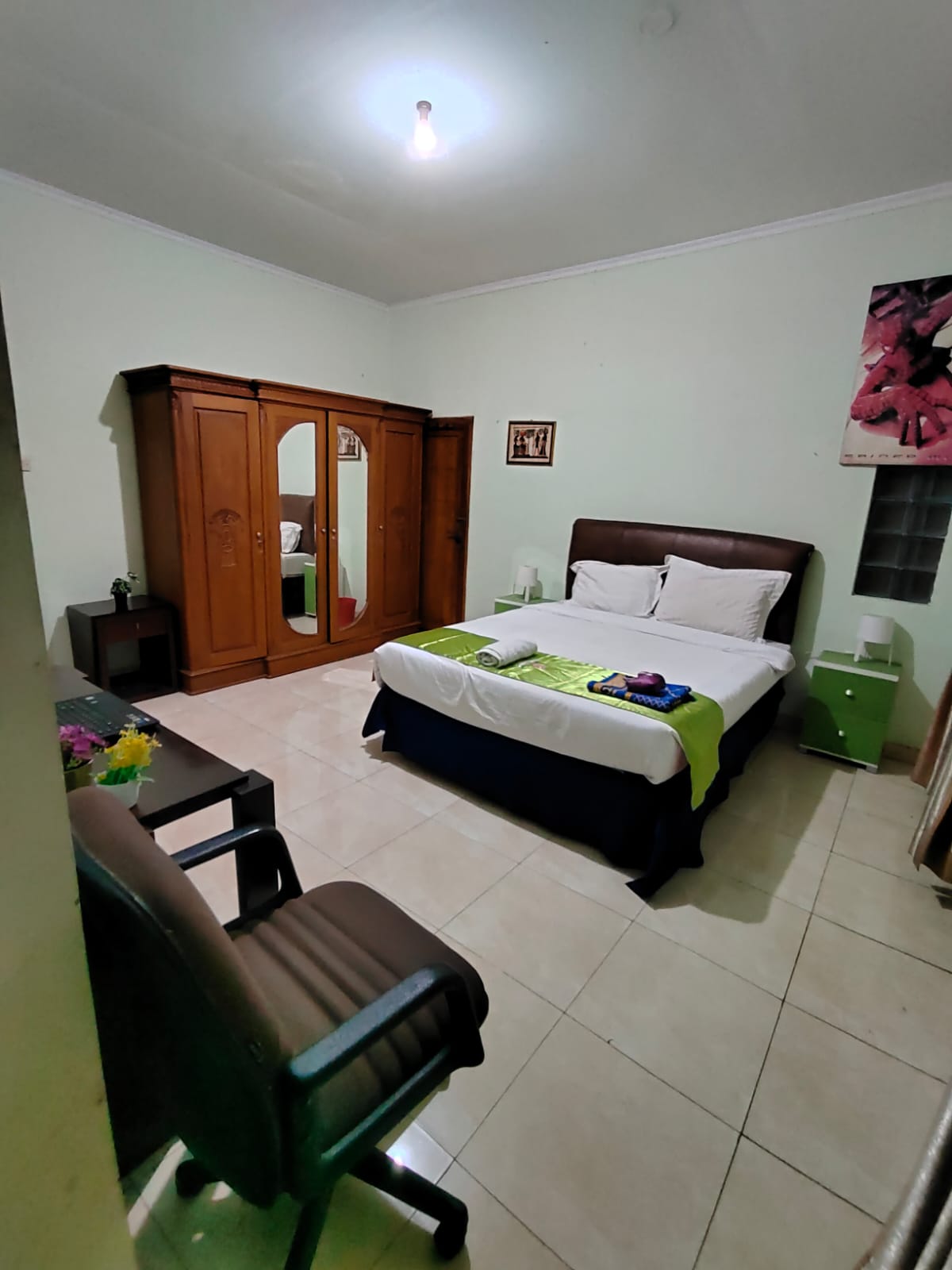 Kost Wisma 37  Mampang